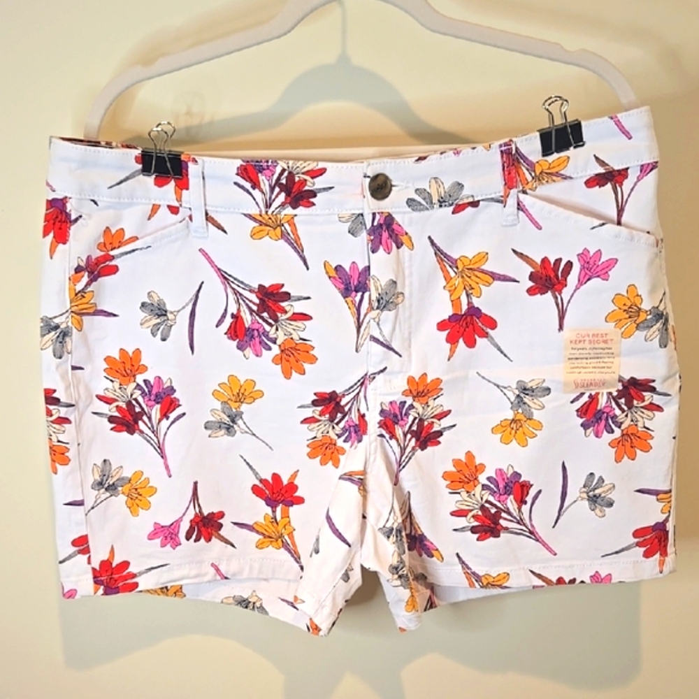 Secretly Slender Size 16 Women's Floral Shorts